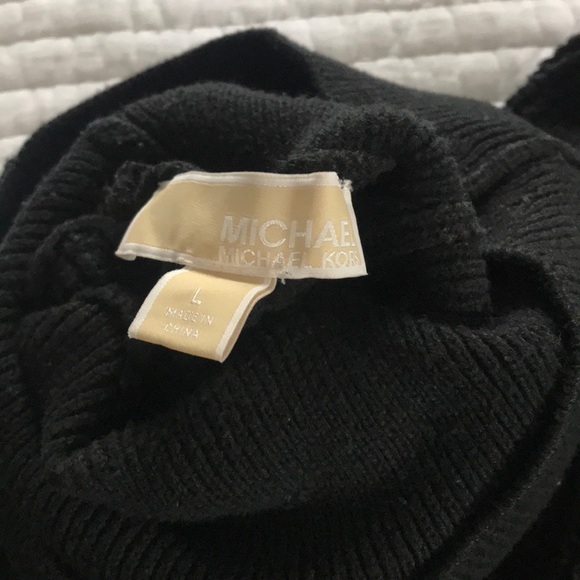 Sweater - Picture 5 of 5